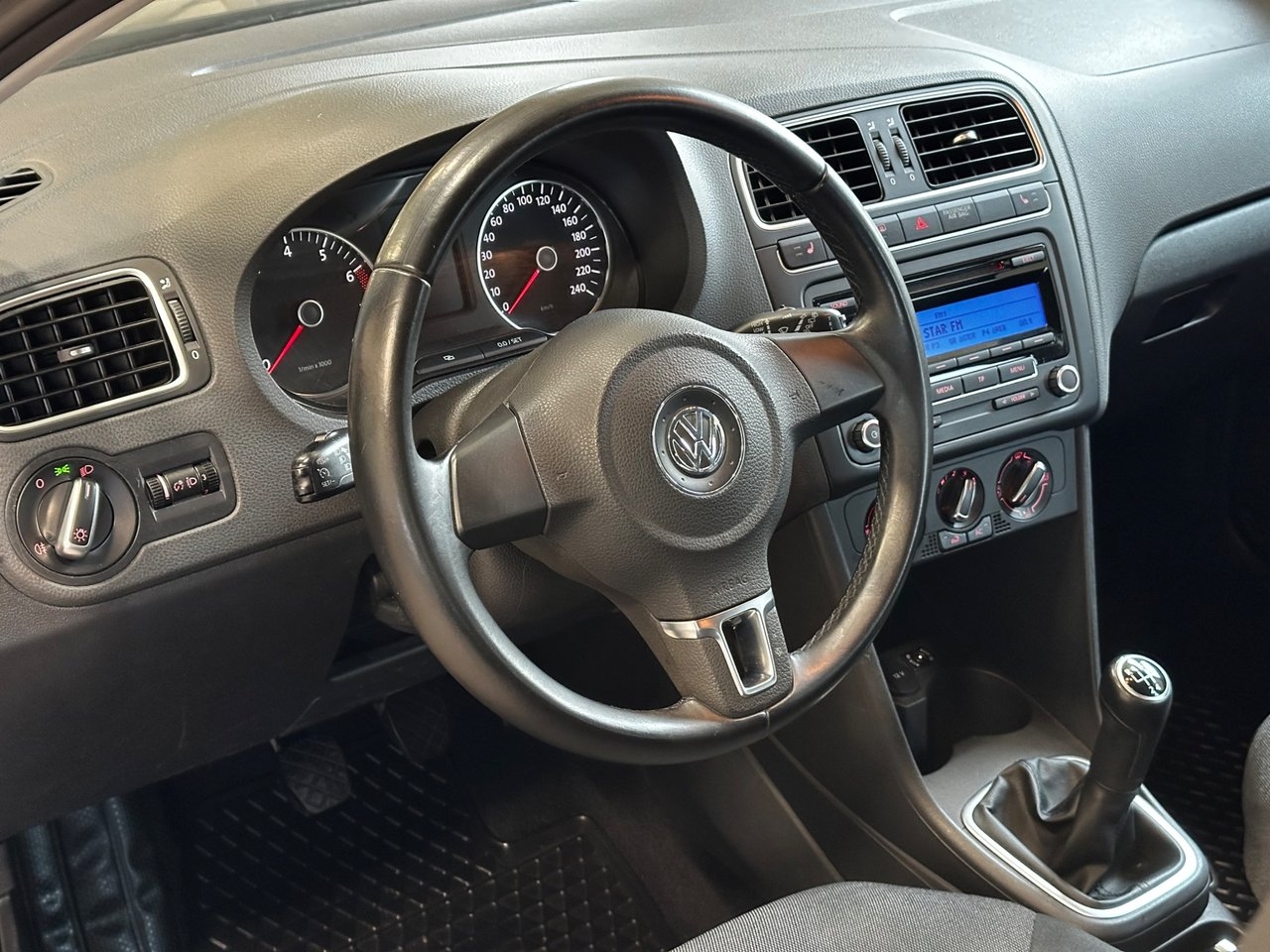 Volkswagen Polo 5-dörrar 1.4 MPI 2011, kuva 6/10