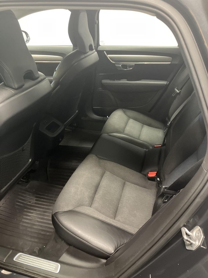 Volvo V90 D3 Momentum Advanced Edition 2019, bild 4/10
