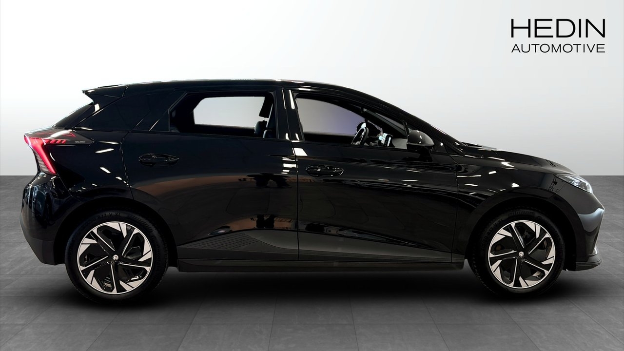 MG MG4 LUXURY 2023, photo 6/9