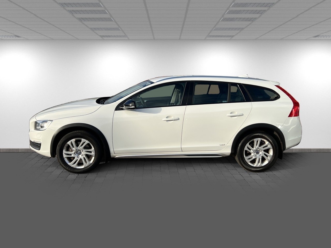 Volvo V60 Cross Country 2016, kuva 4/16