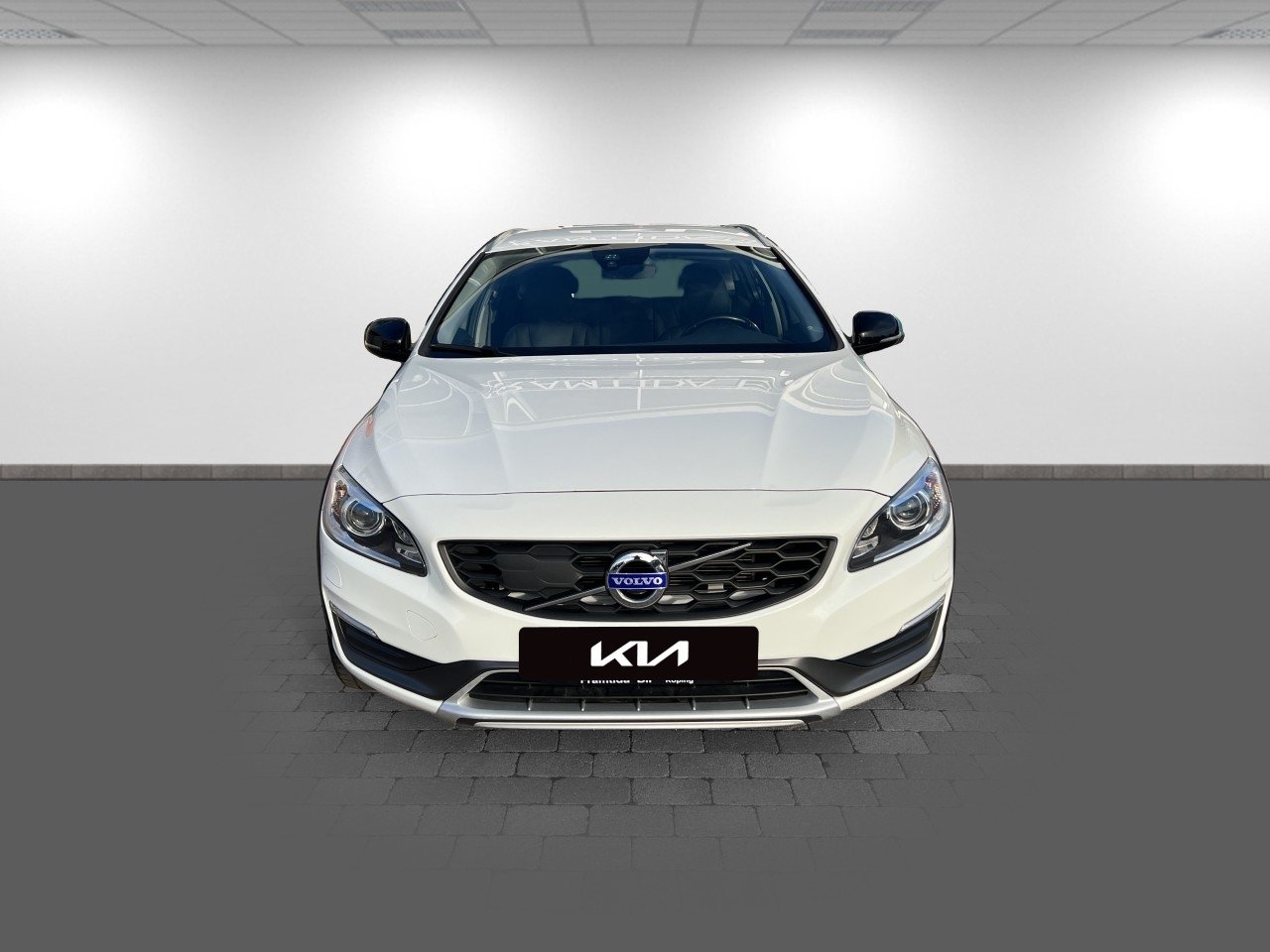 Volvo V60 Cross Country 2016, kuva 2/16