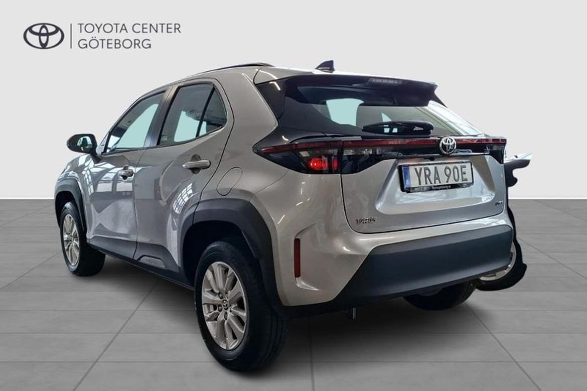Toyota Yaris Cross 1,5 ACTIVE TAKRELING 2025, bild 3/10