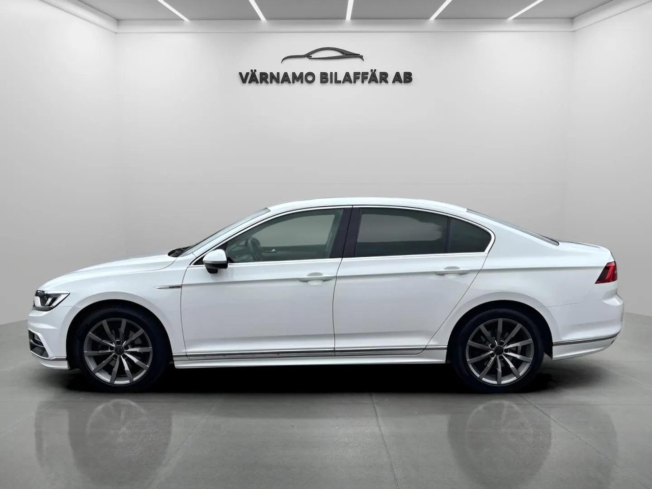Volkswagen Passat 2017, bild 2/10