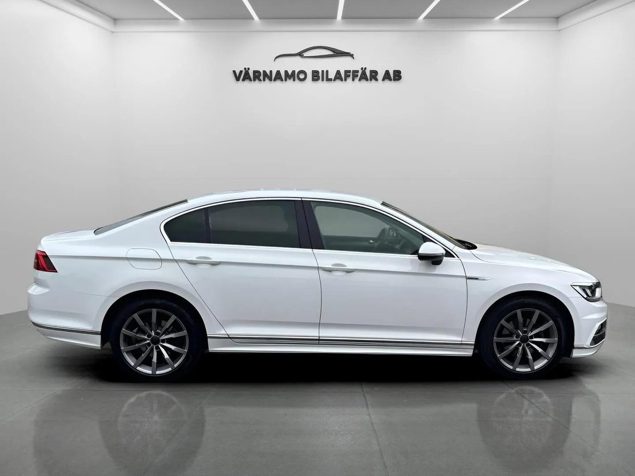 Volkswagen Passat 2017, bild 5/10