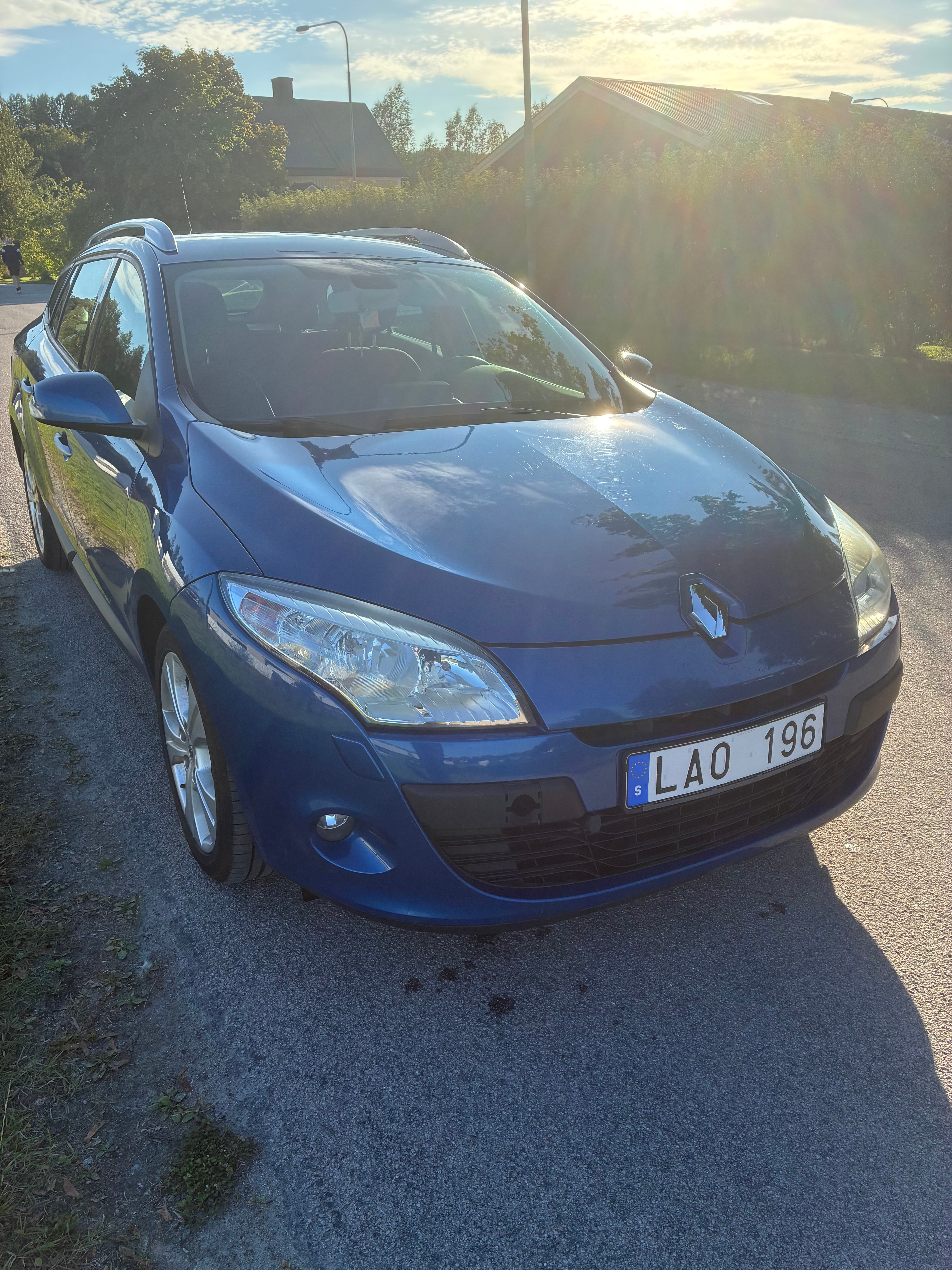 Renault Megane 2011, bild 2/5