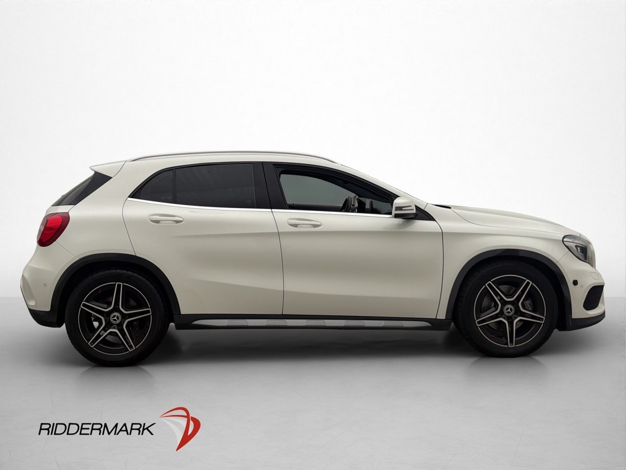 Mercedes-Benz GLA 220 d 4M AMG H/K Pano 2016, photo 6/31