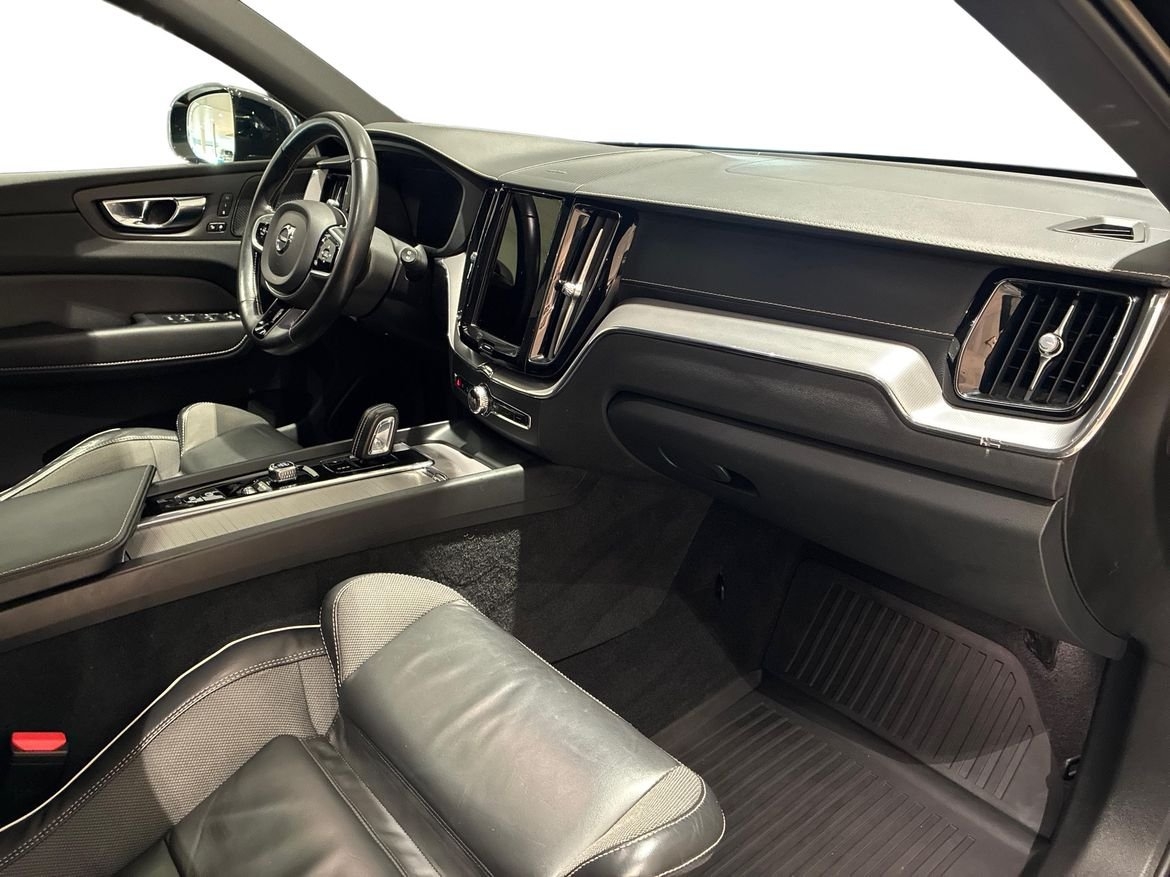Volvo XC60 B4 AWD Diesel R-Design 2021, bild 4/20