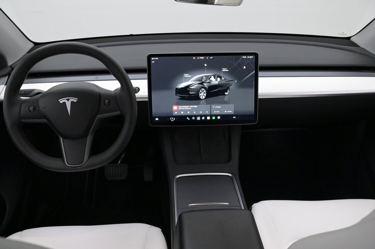 Tesla Model Y 2023, bild 6/10