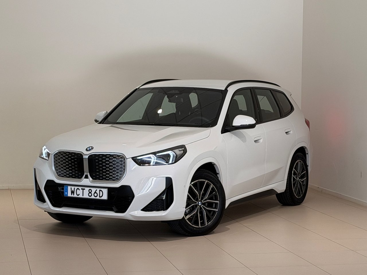 BMW iX1