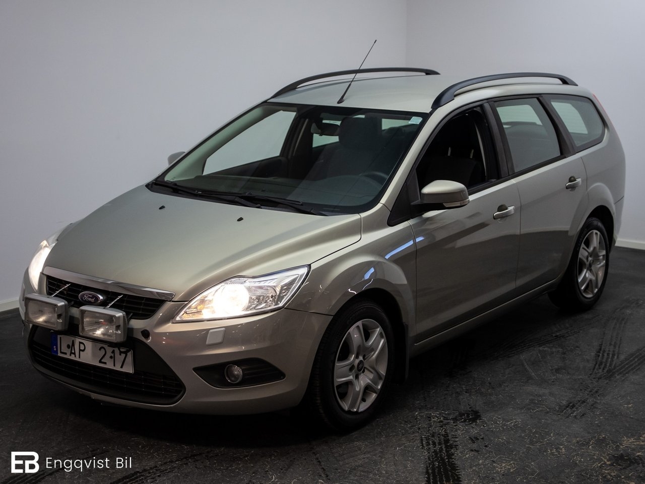 Ford Focus Kombi 1.6 TDCi PLATINUM 2011, photo 2/35