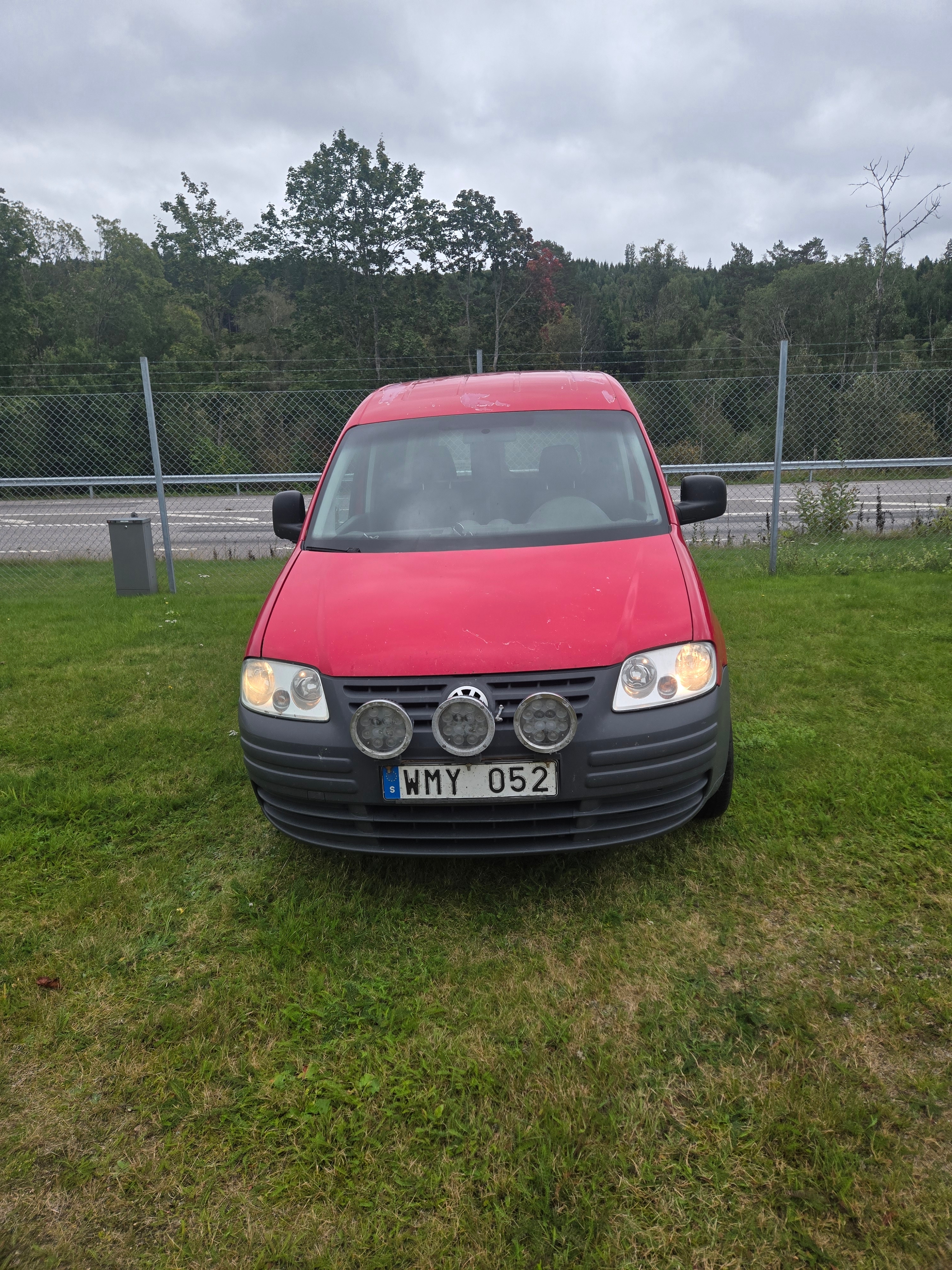 Volkswagen Caddy 2005, bild 2/5