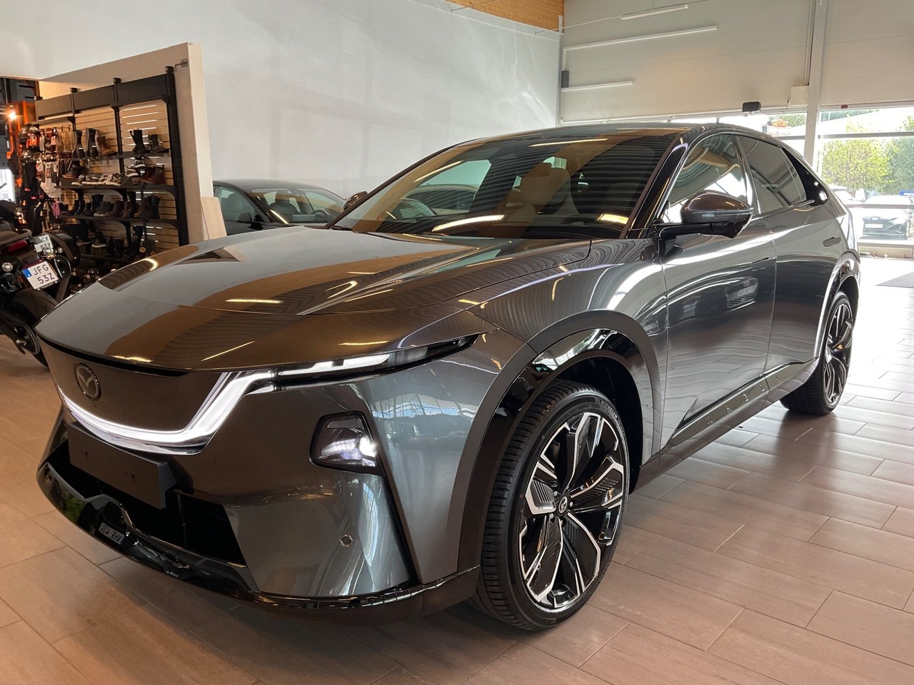 Mazda CX-6e