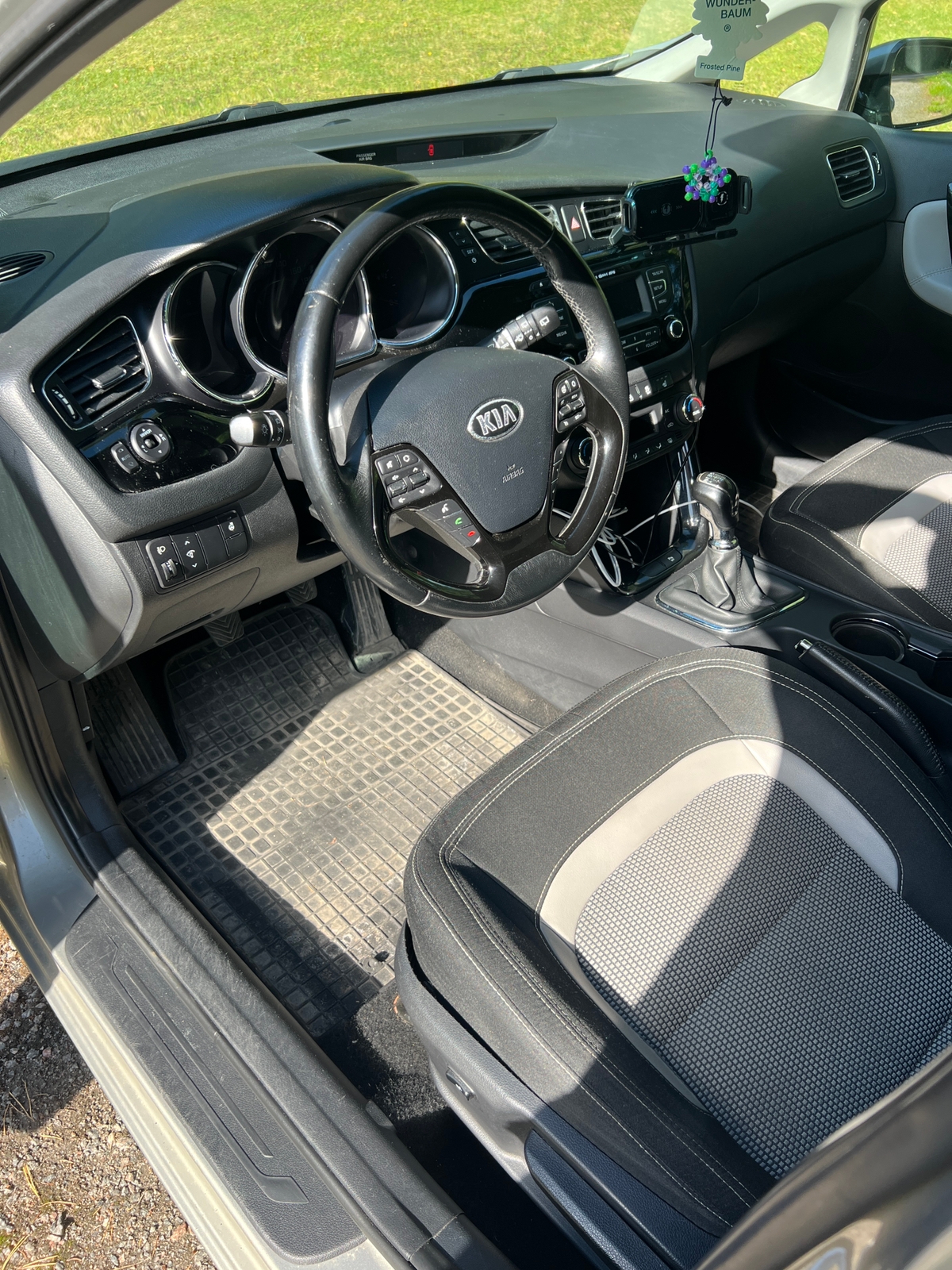 Kia Ceed _sw 1.6 CRDi Manuell 2013, bild 4/6