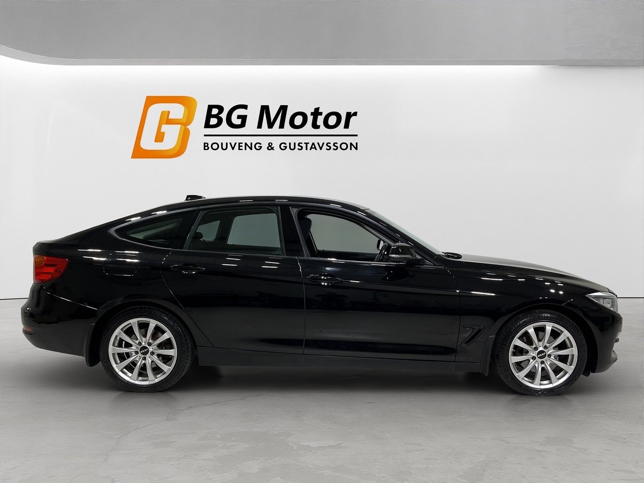 BMW 320 2016, bild 3/21