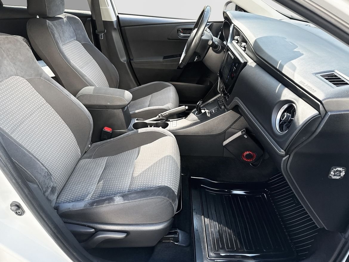 Toyota Auris 2017, bild 6/10