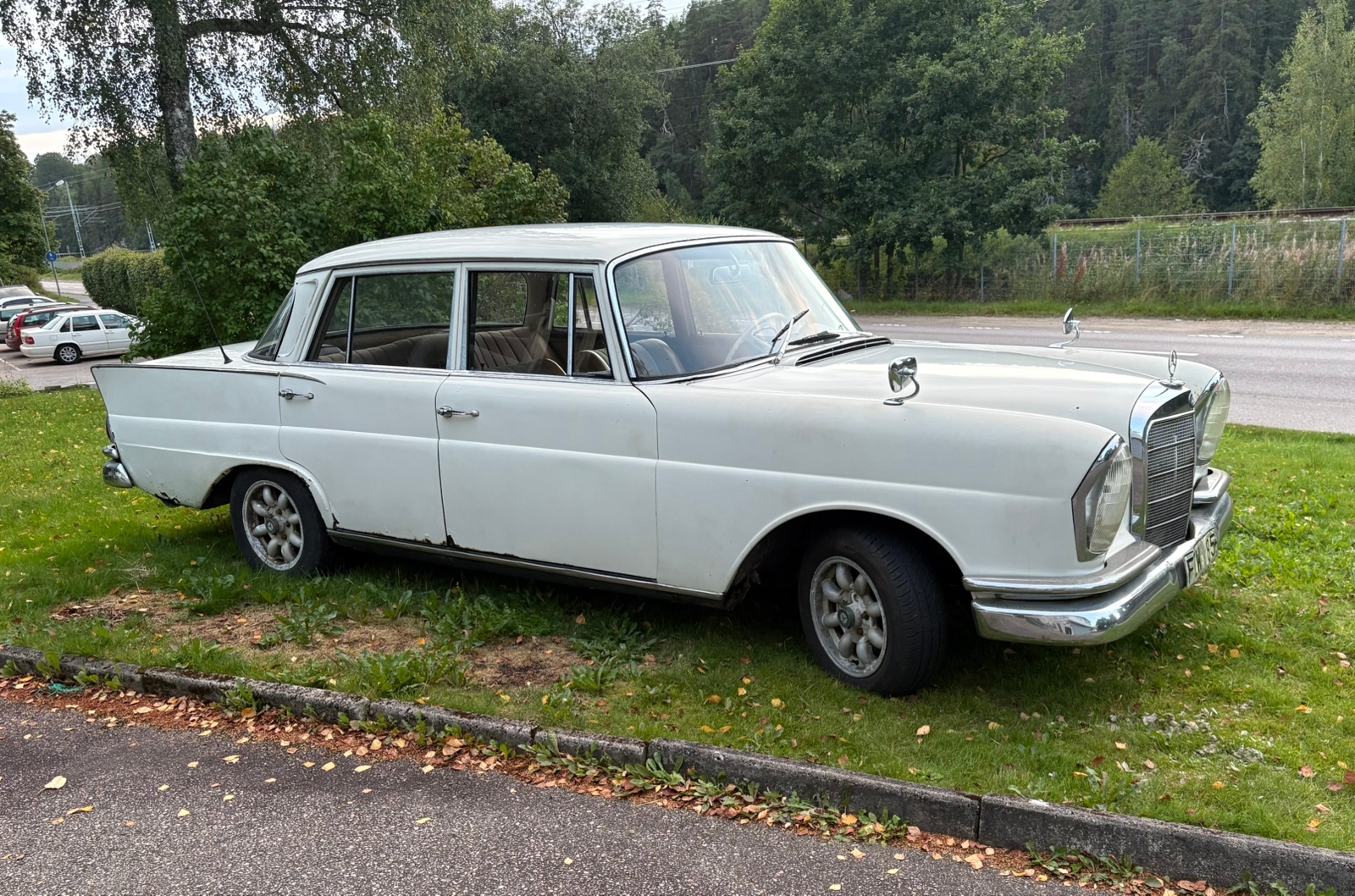 Mercedes-Benz 230 S Sedan Manuell 1966, bild 3/5