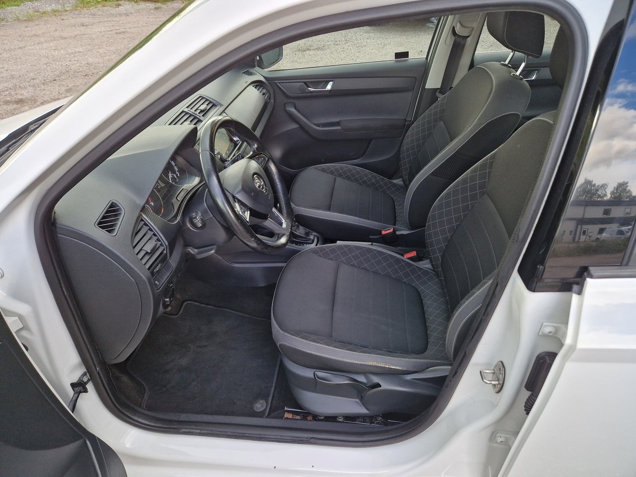 Skoda Fabia 2019, bild 2/9