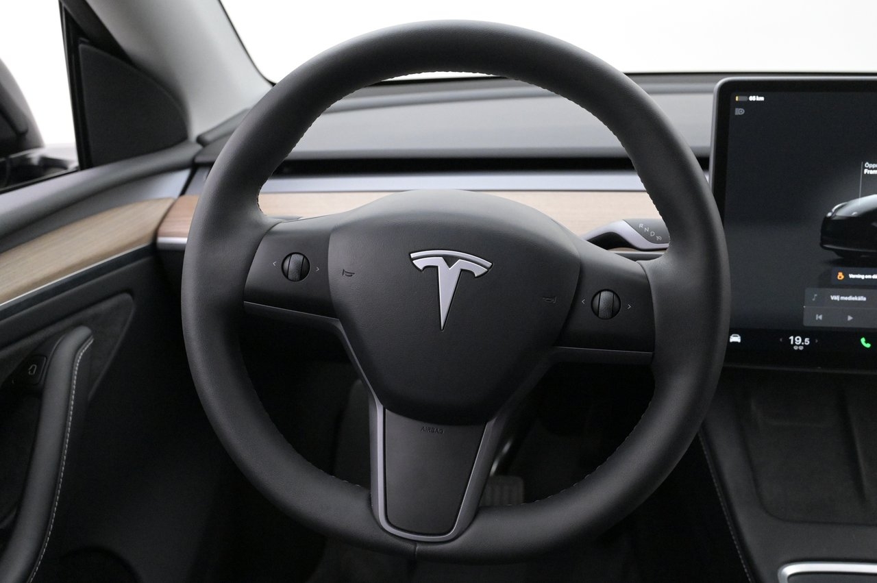 Tesla Model Y 2024, photo 7/10