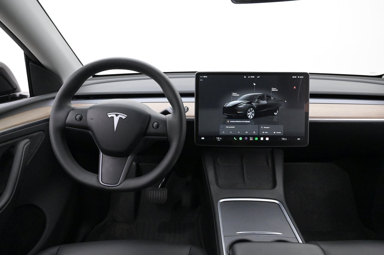 Tesla Model Y 2024, photo 6/10