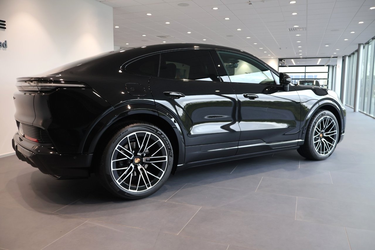 Porsche Cayenne Coupé Electric 2026, bild 3/10