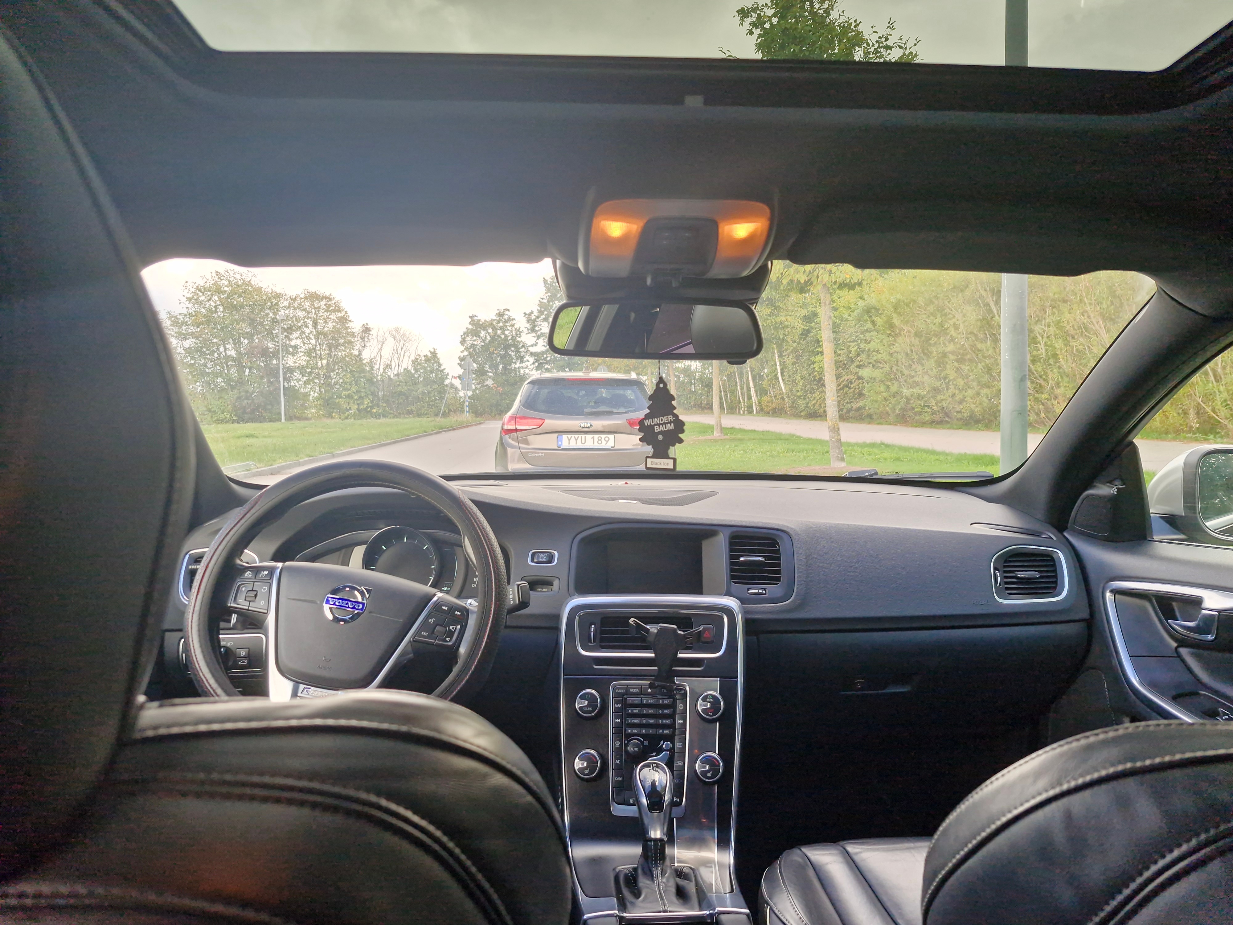 Volvo S60 D4 Geartronic, R-Design 2014, kuva 5/8