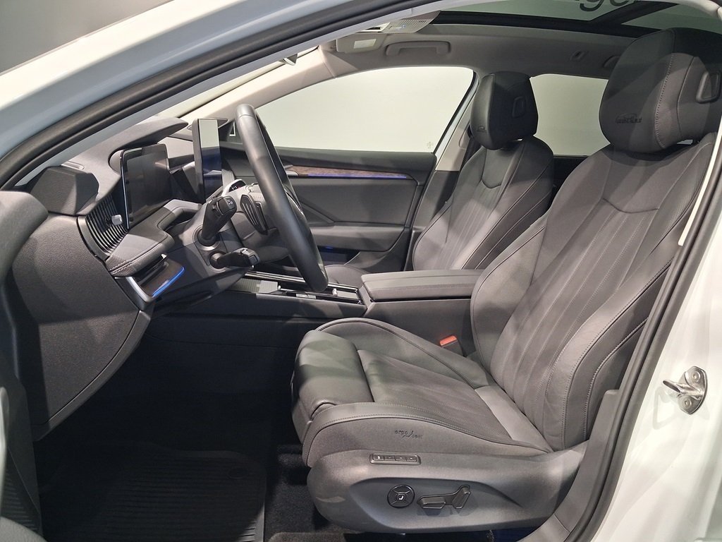 Skoda Superb 2024, bild 7/10