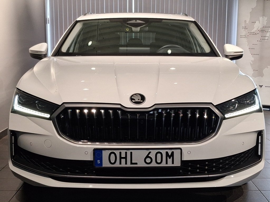 Skoda Superb 2024, bild 2/10
