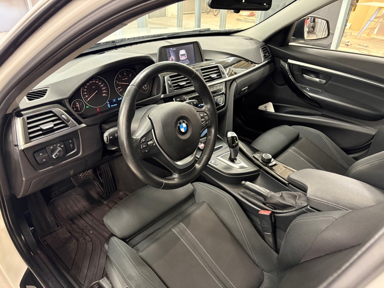 BMW 318 2016, bild 7/10