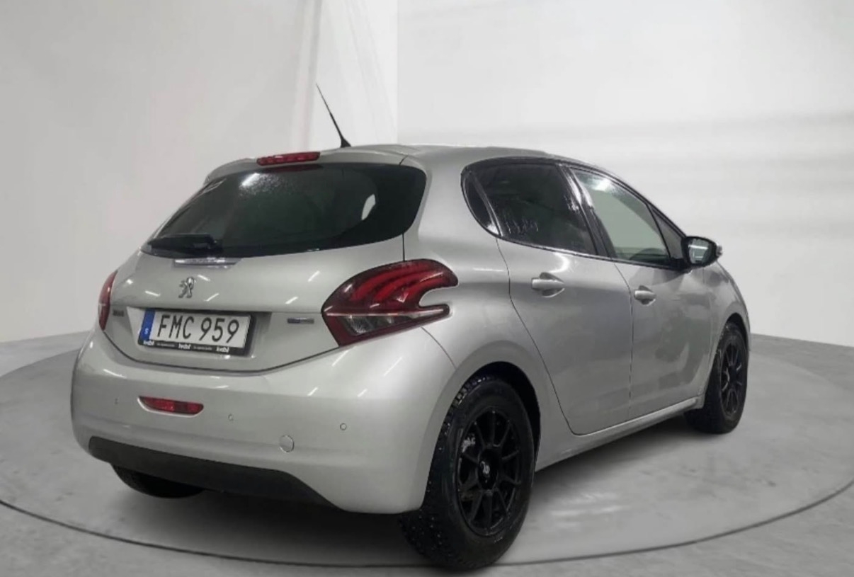 Peugeot 208 2016, bild 2/6