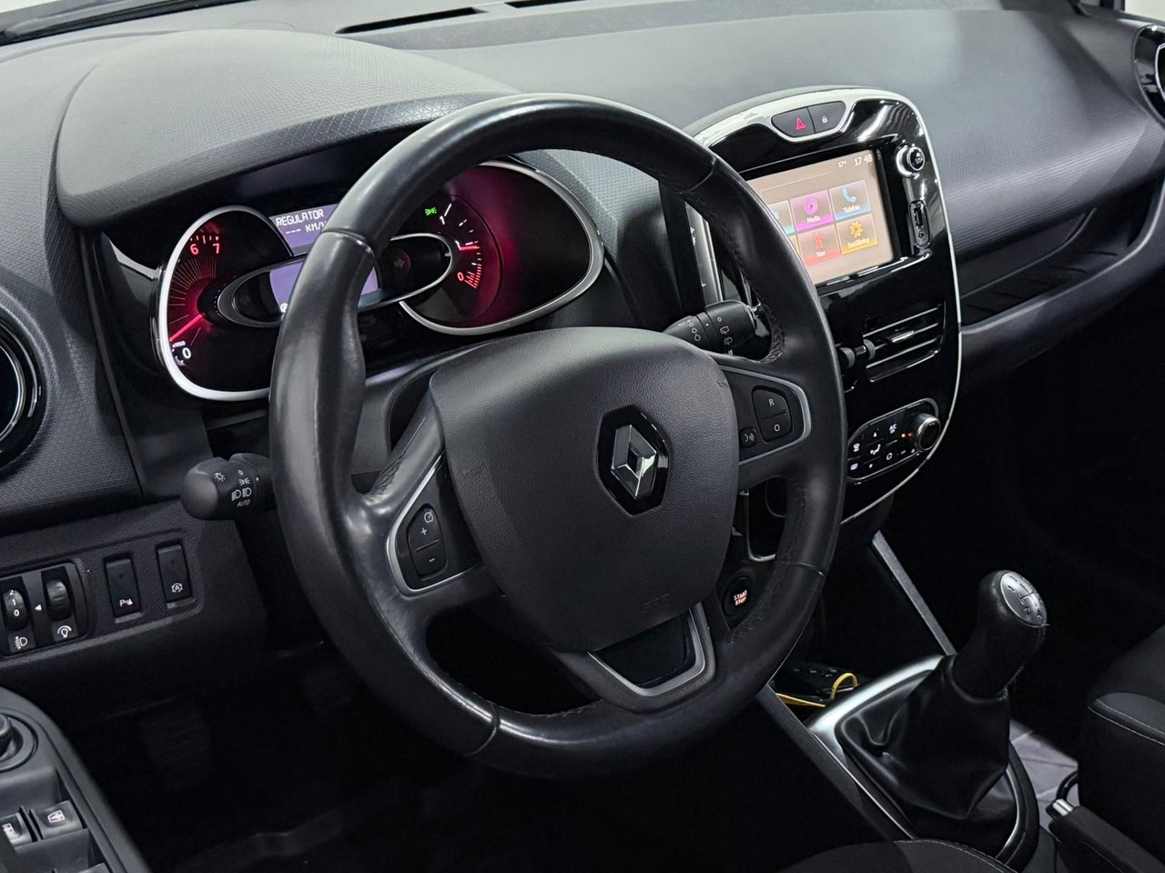 Renault Clio 2016, bild 2/10