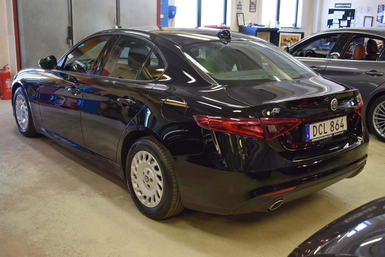 Alfa Romeo Giulia 2017, bild 4/10