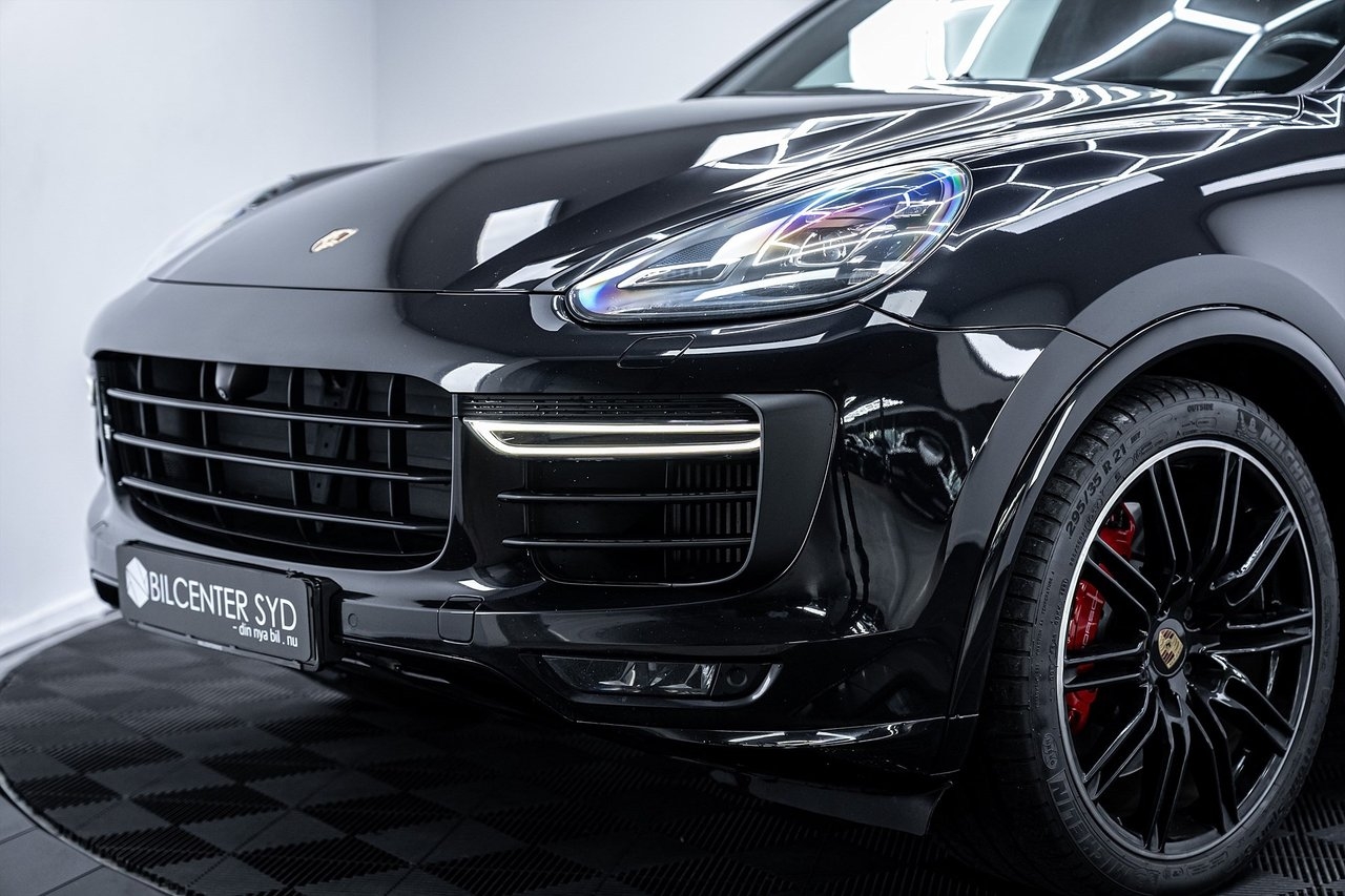 Porsche Cayenne GTS 2016, photo 2/10