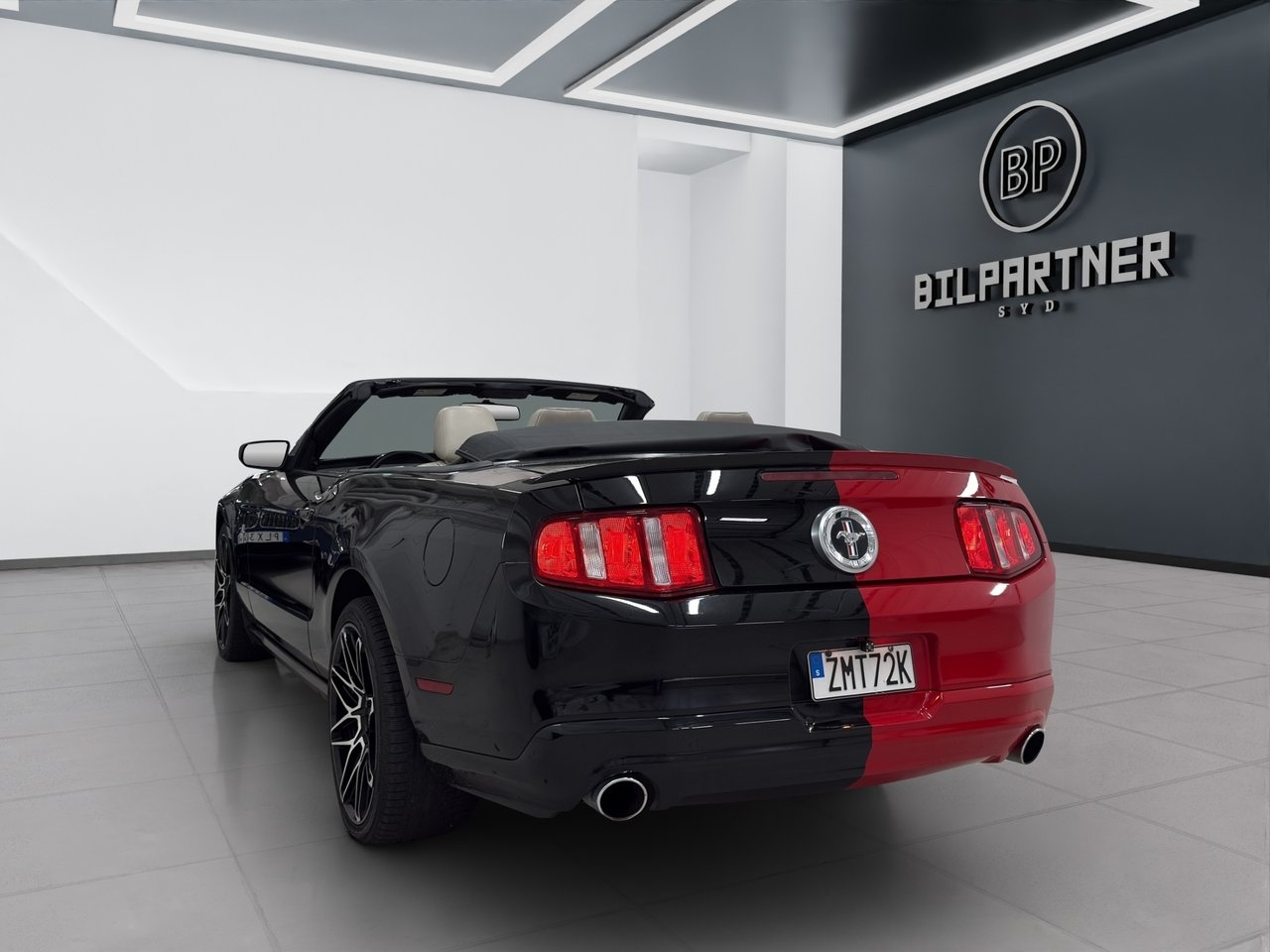 Ford Mustang V6 Convertible 2011, kuva 4/10