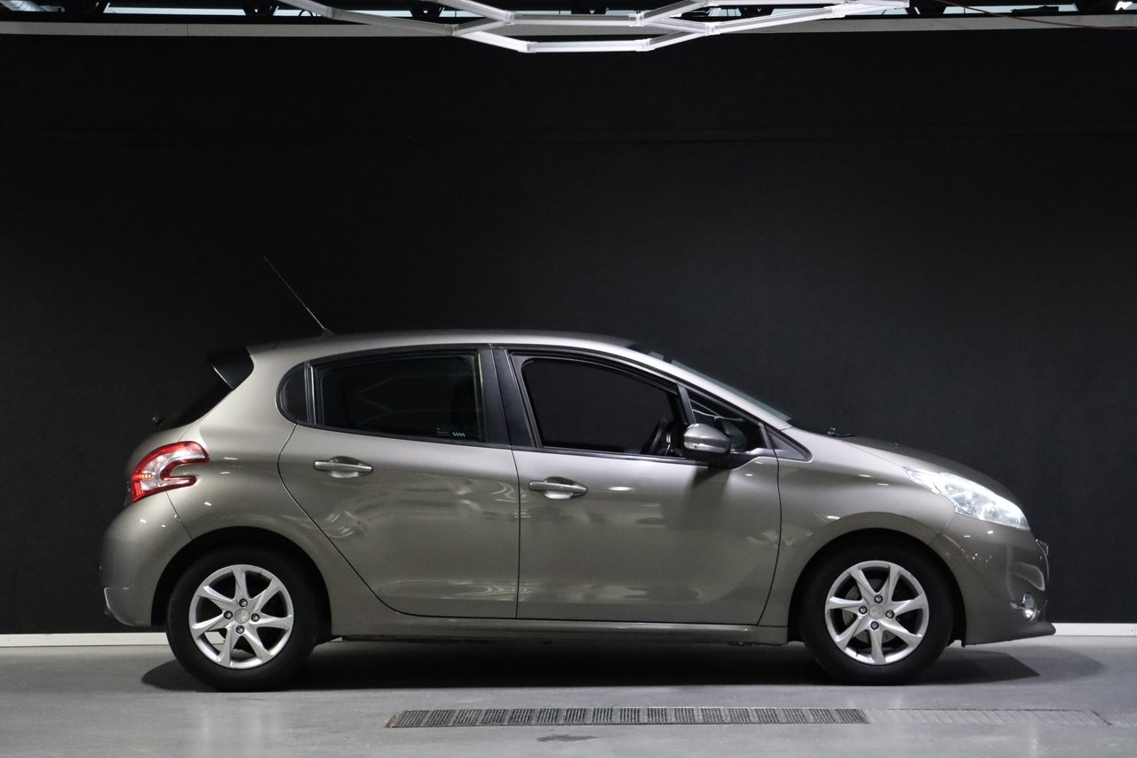 Peugeot 208 2012, bild 7/10