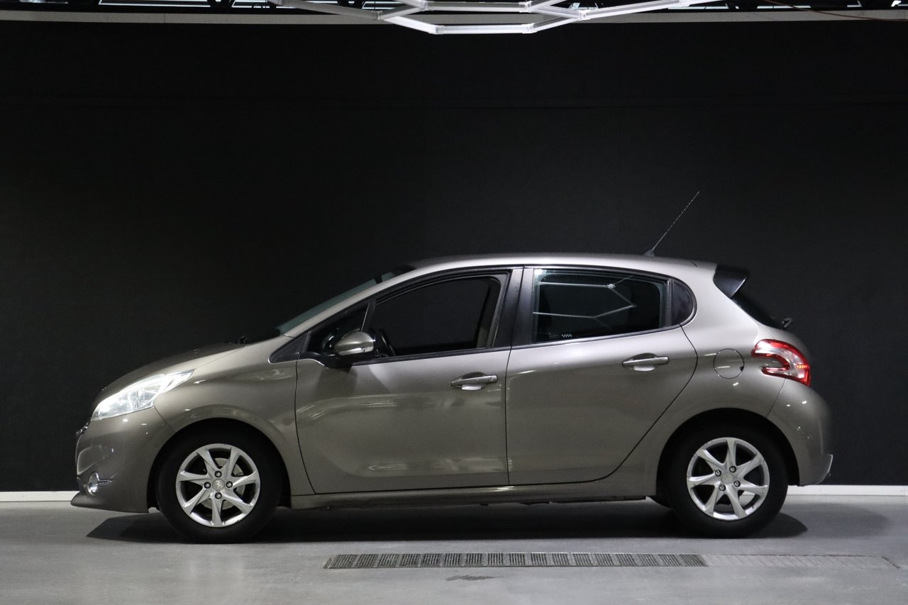 Peugeot 208 2012, bild 6/10