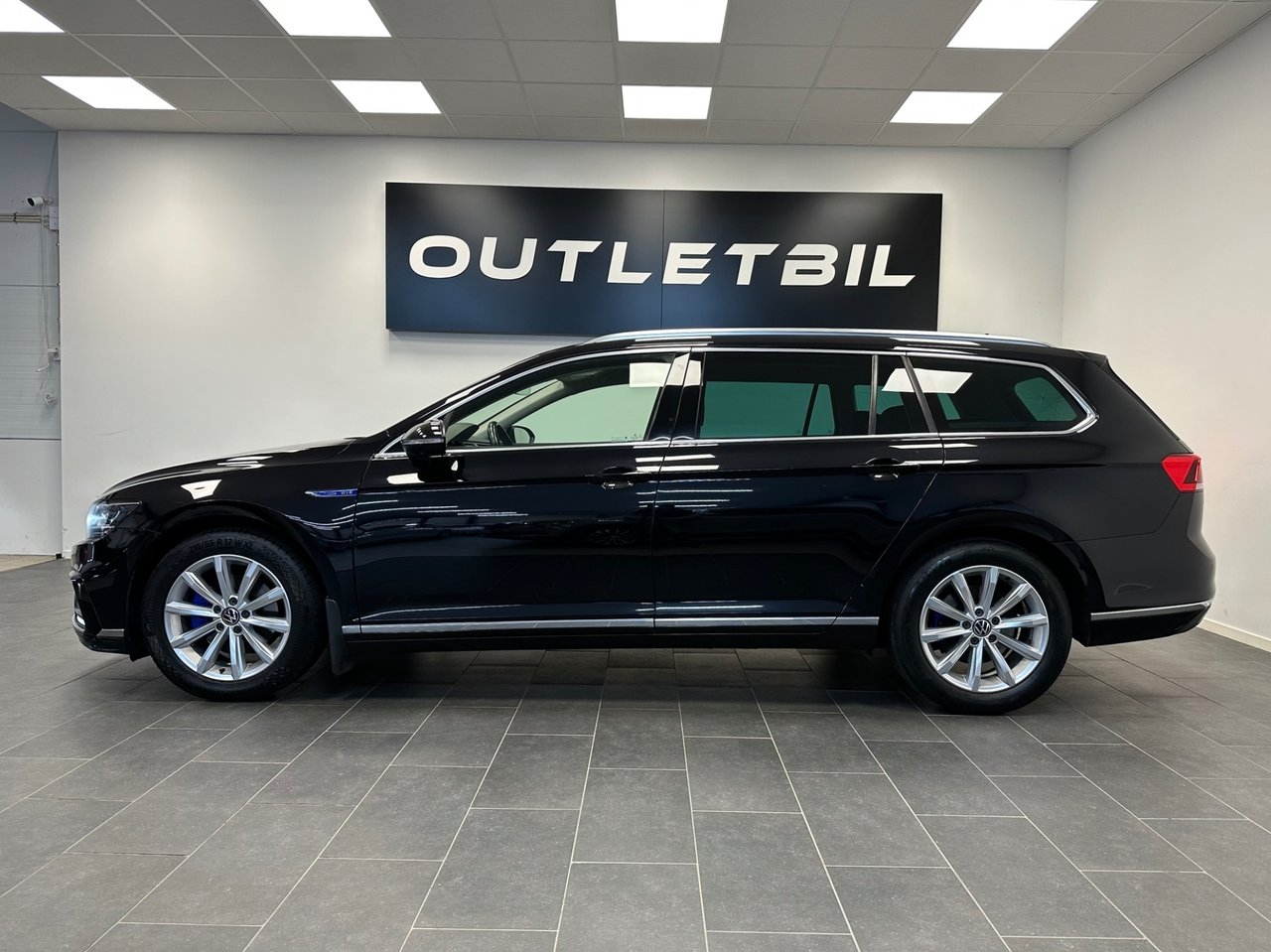Volkswagen Passat 2021, bild 2/10