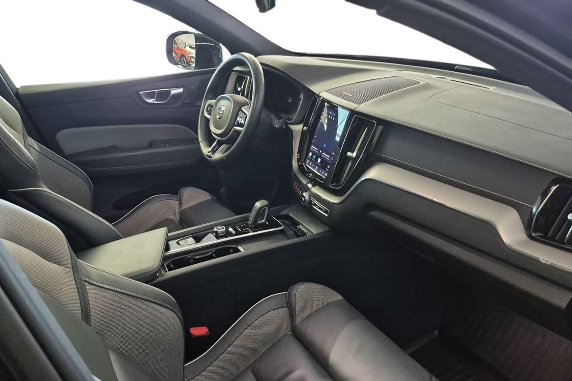 Volvo XC60 Recharge T8 R-Design PANO 2022, bild 7/10