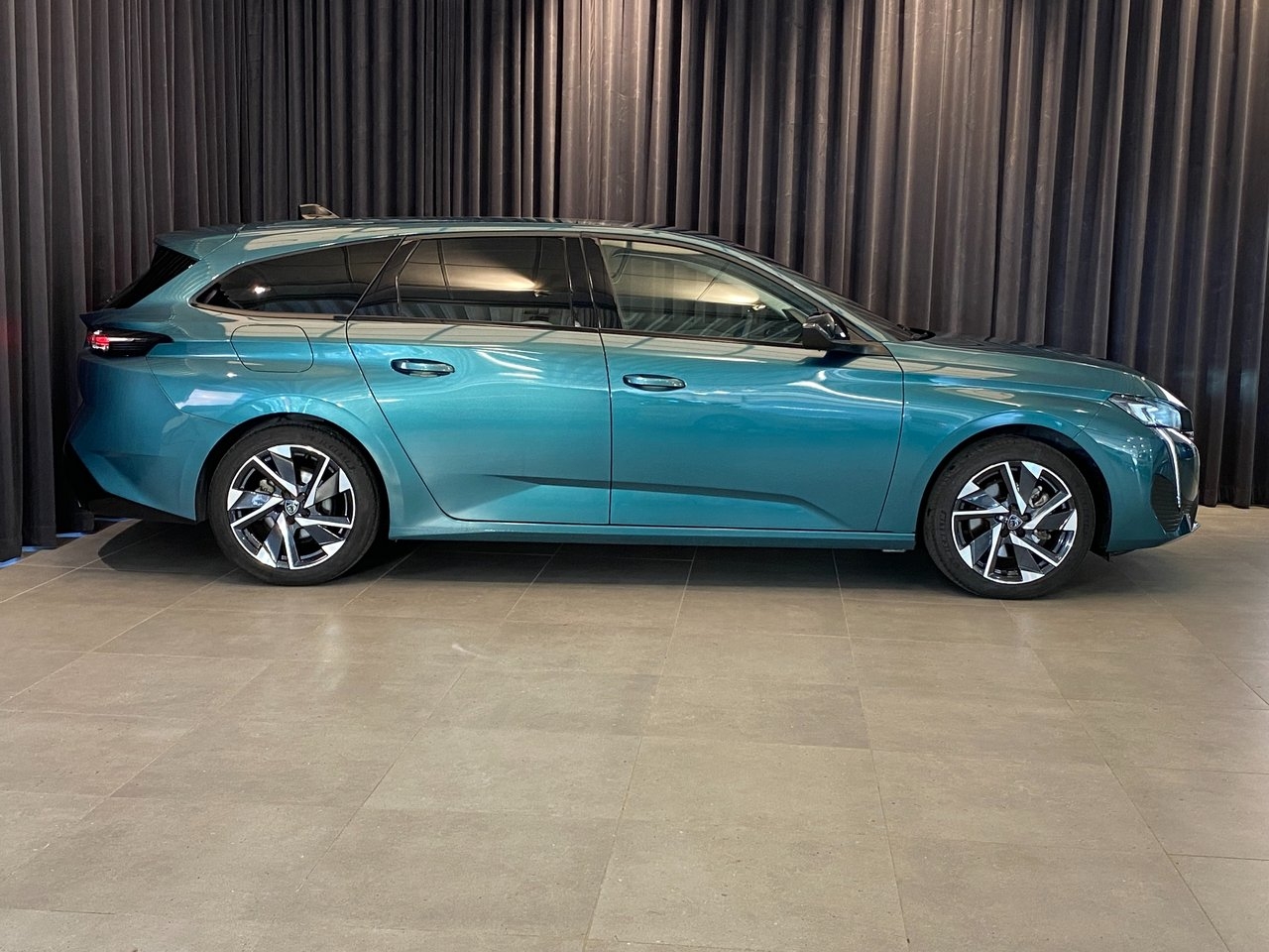 Peugeot 308 SW Hybrid 145 Allure AUT 2025, bild 5/10