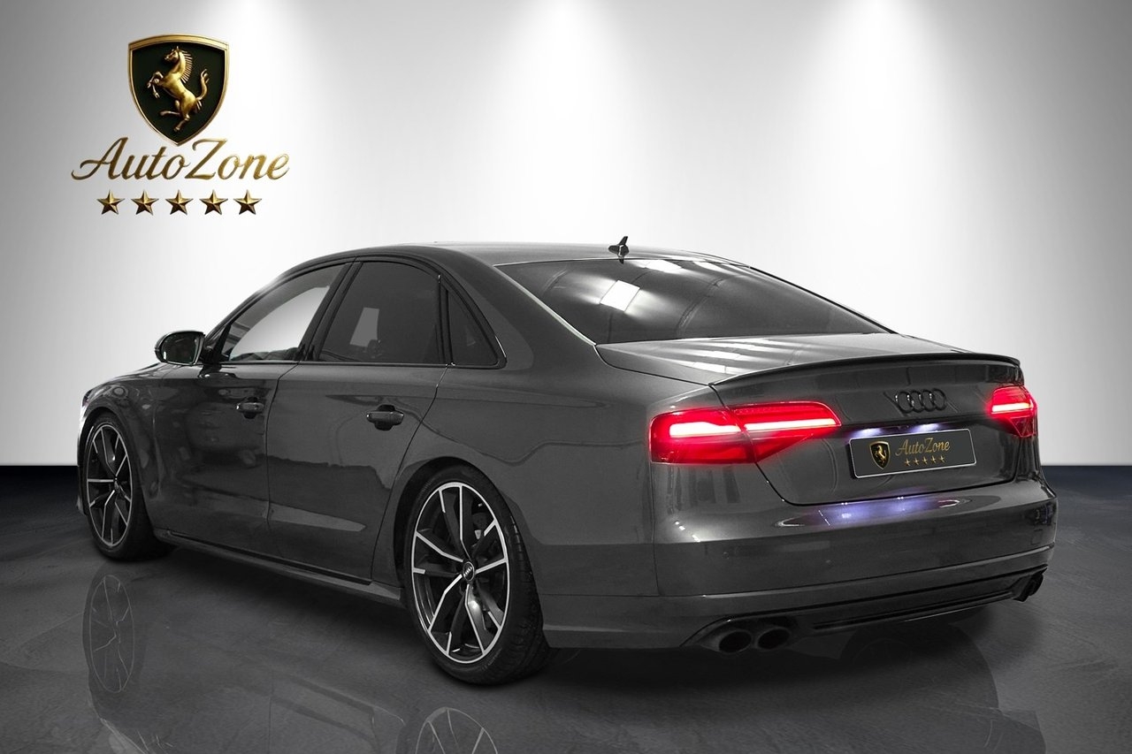 Audi A8 2017, kuva 4/10