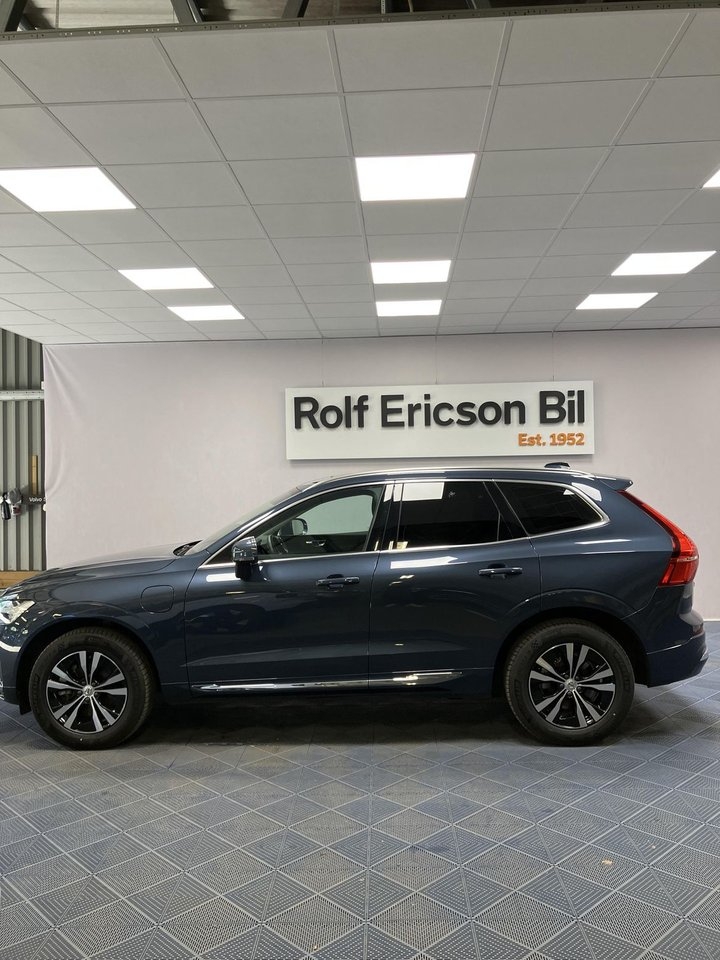 Volvo XC60 T6 Core Special Edition 2025, bild 2/10