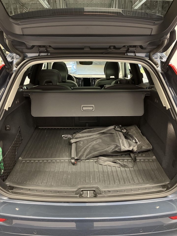 Volvo XC60 T6 Core Special Edition 2025, bild 7/10