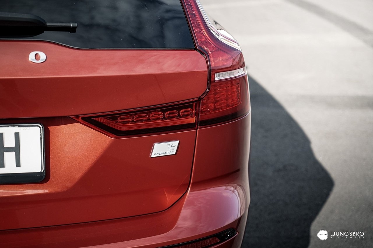 Volvo V60 2021, photo 3/10