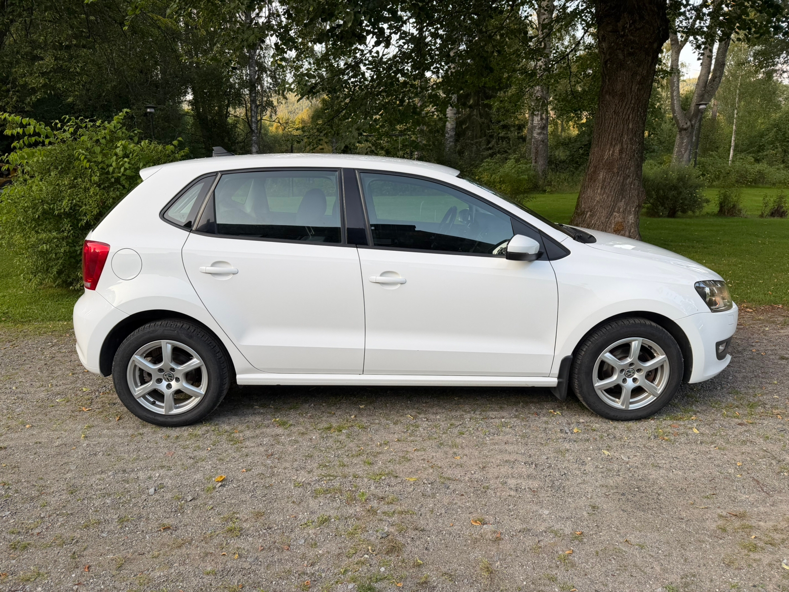 Volkswagen Polo 5-dörrar 1.4 MPI Manuell 2014, photo 4/10