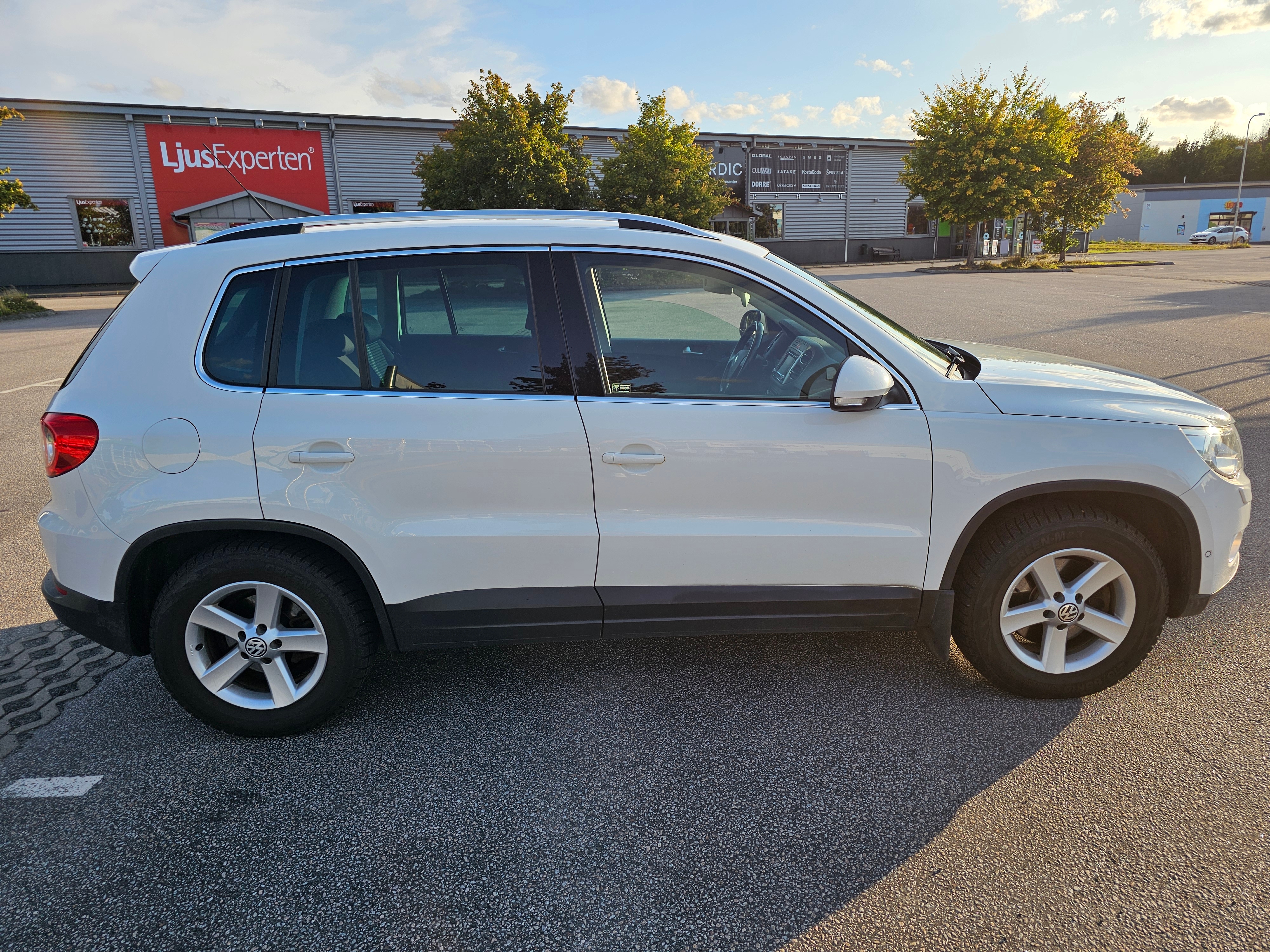 Volkswagen Tiguan 2010, bild 6/10