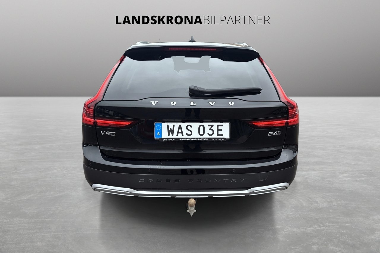 Volvo V90 Cross Country B4 2021, photo 6/10