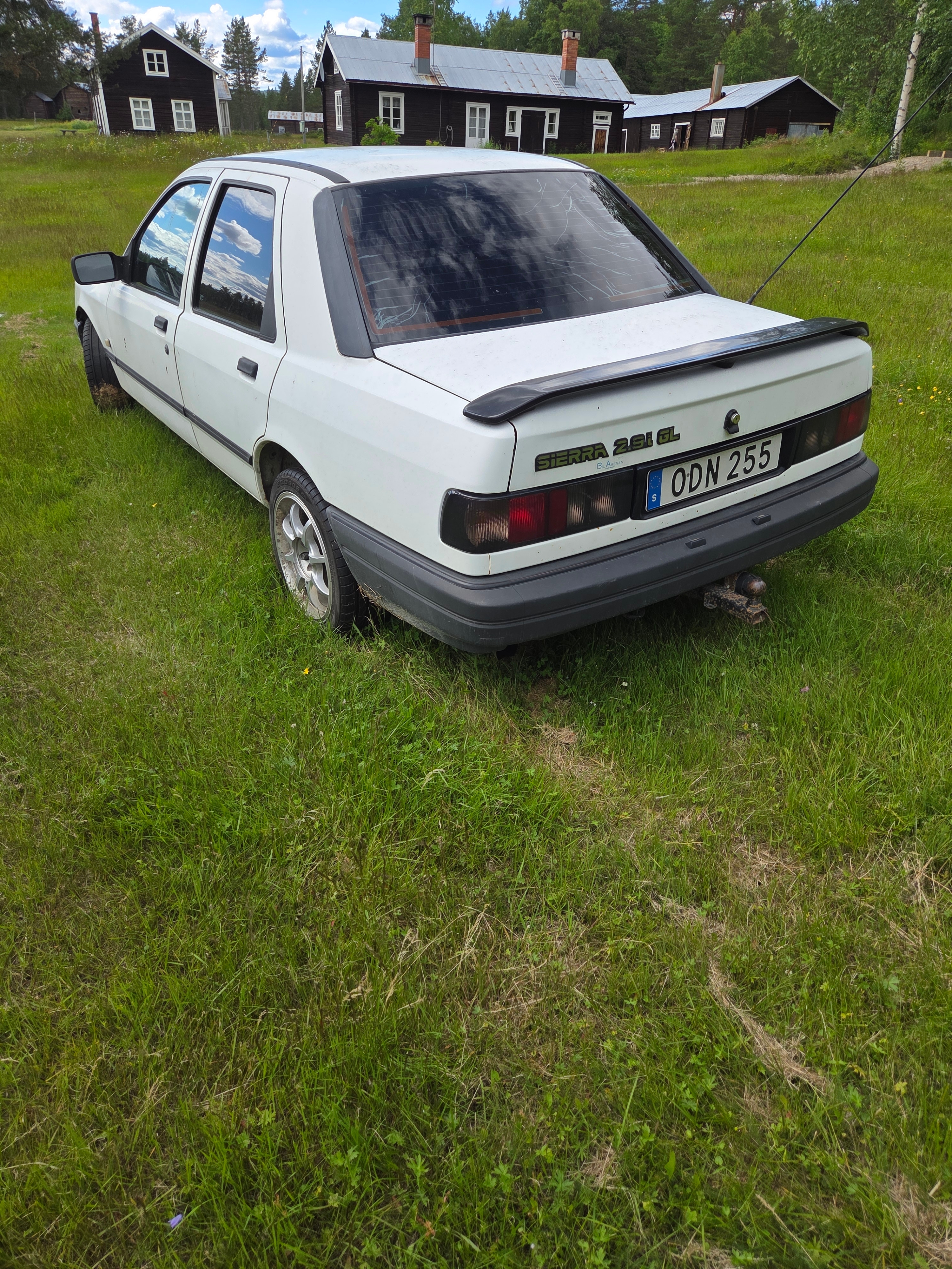 Ford Sierra Sedan 2.9 V6 Manuell 1989, kuva 3/5