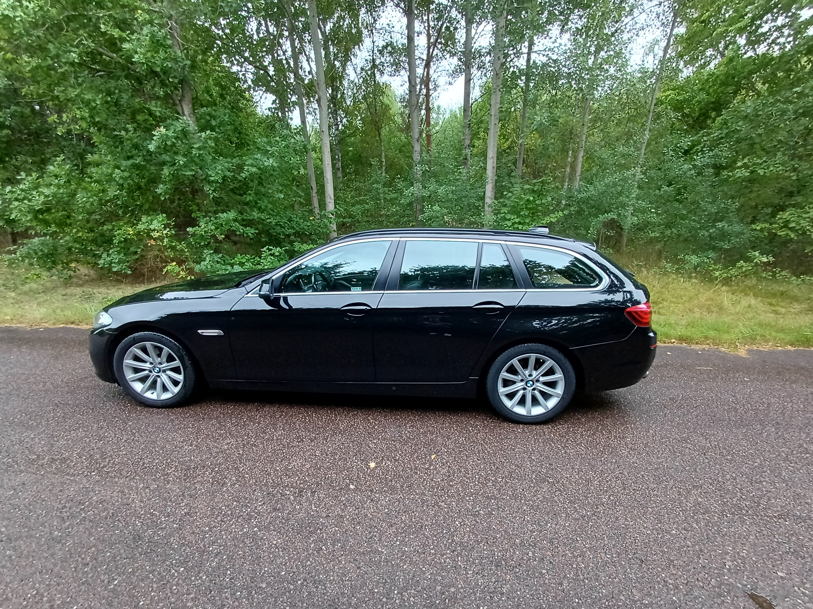 BMW 520 d xDrive Touring Steptronic 2015, bild 2/10