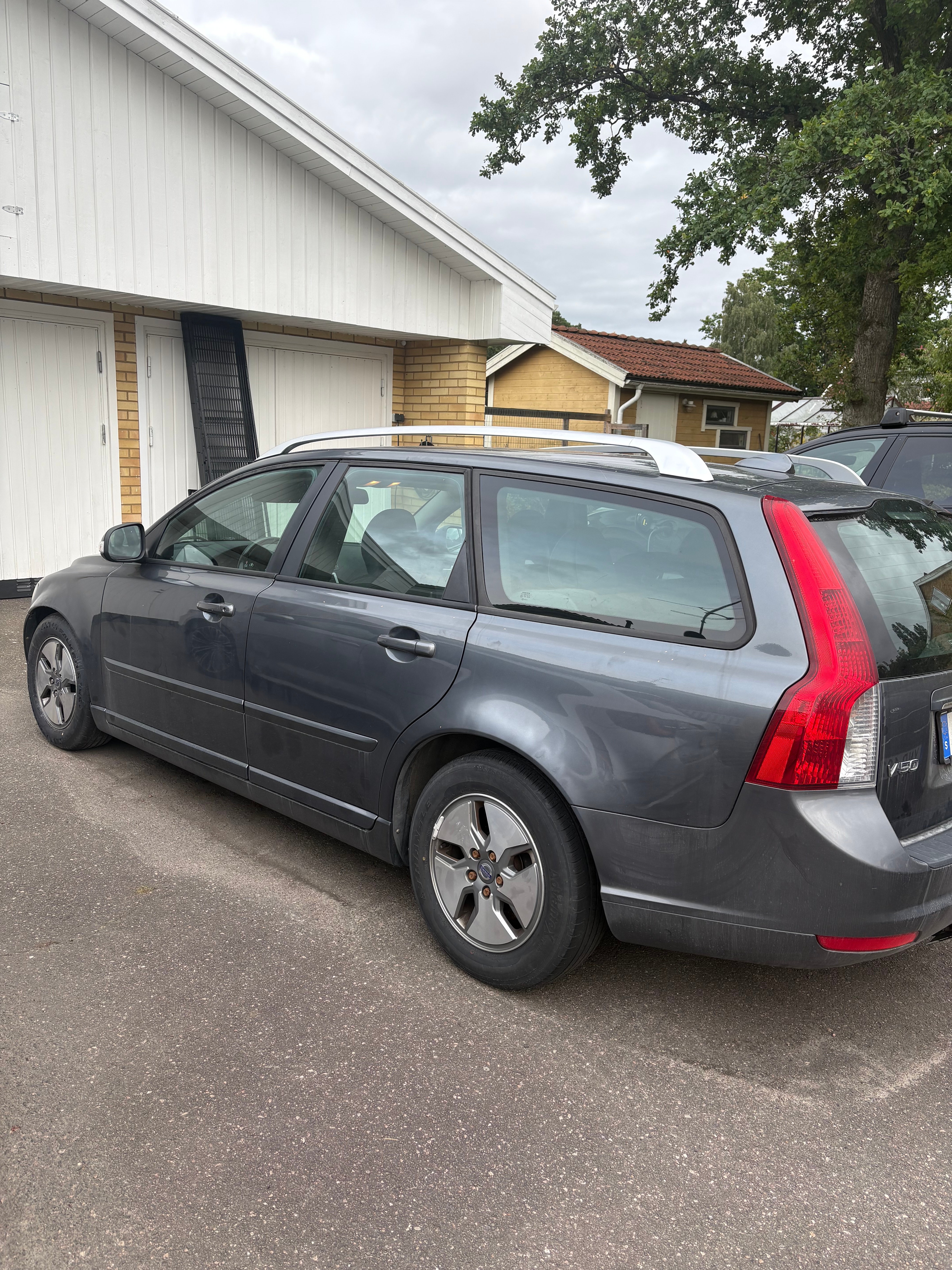 Volvo V50 D2 Manuell 2012, bild 2/7