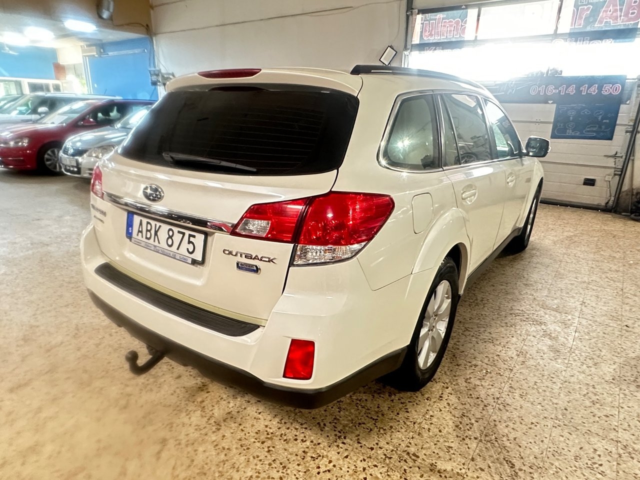 Subaru Outback 2012, photo 6/10