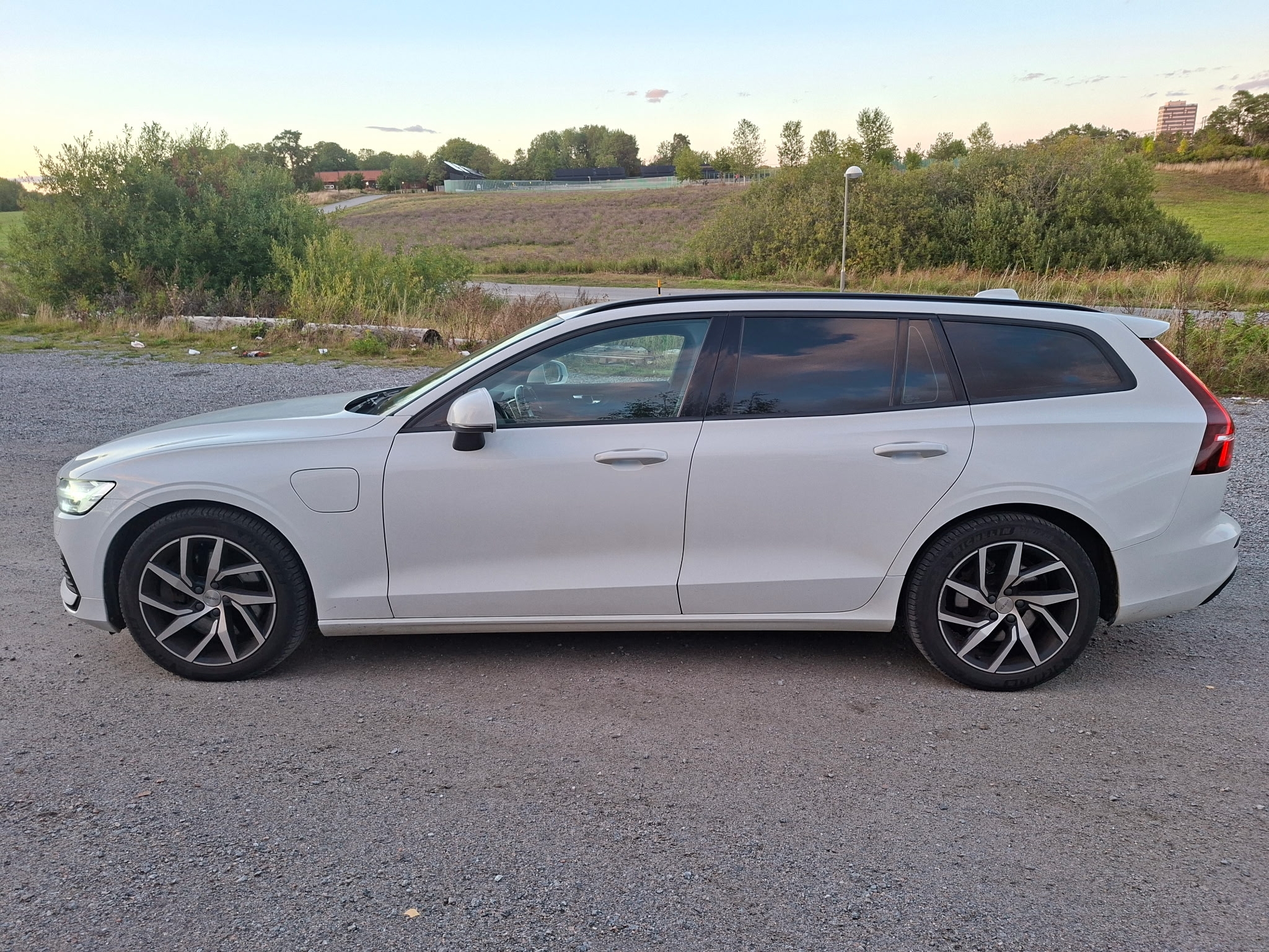 Volvo V60 T6 Twin Engine AWD Geartronic 2020, bild 3/10